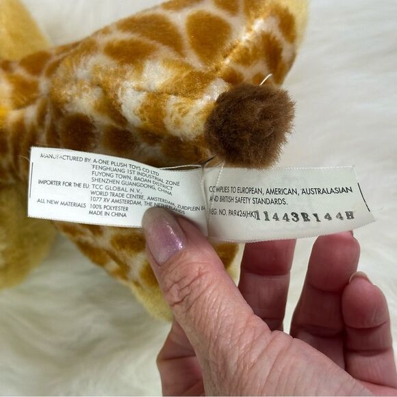Adorable Giraffe Plush Toy - Picture 6 of 8